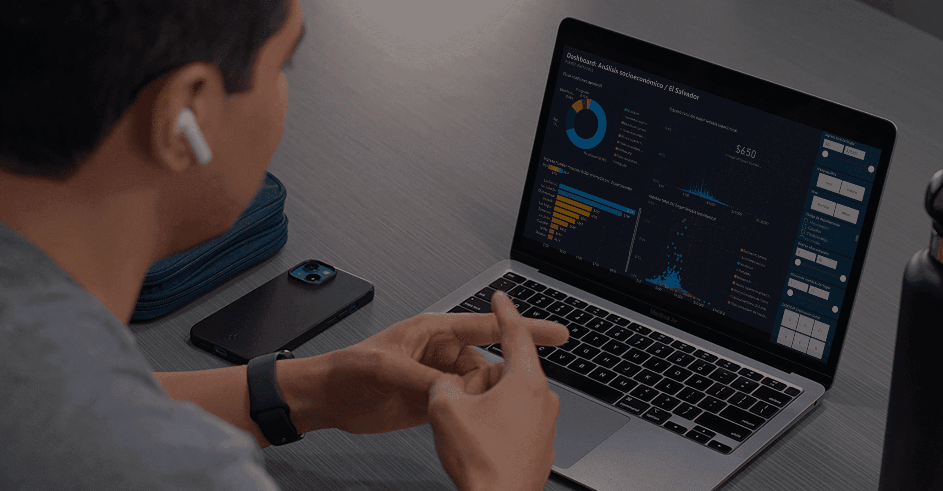 Data expert
